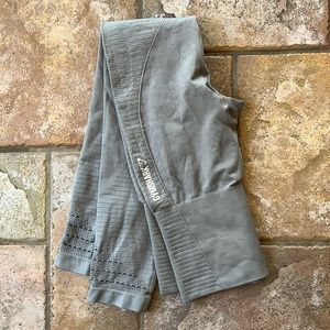 Gym shark leggings size small